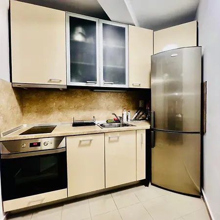 Apartman Urban Glow Near Metro Station *