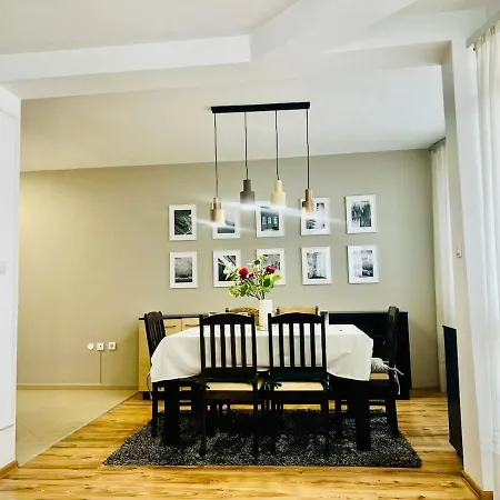 Apartman Urban Glow Near Metro Station *