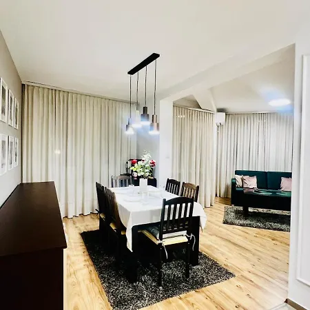 Apartament Urban Glow Near Metro Station