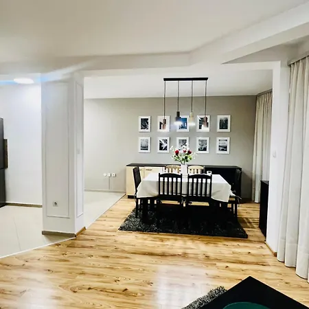 Apartman Urban Glow Near Metro Station *