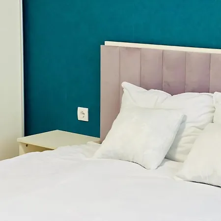 Urban Glow Near Metro Station Apartman