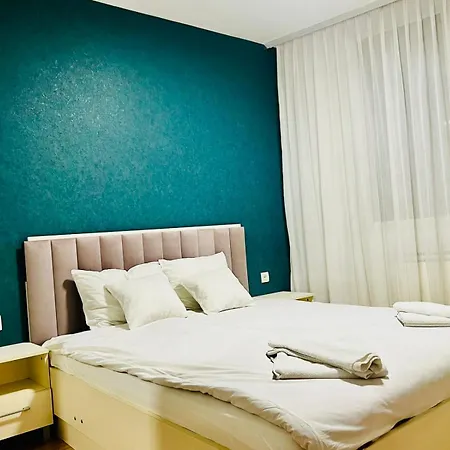 Urban Glow Near Metro Station Апартамент София